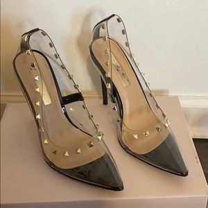 Heel!! Everything must go